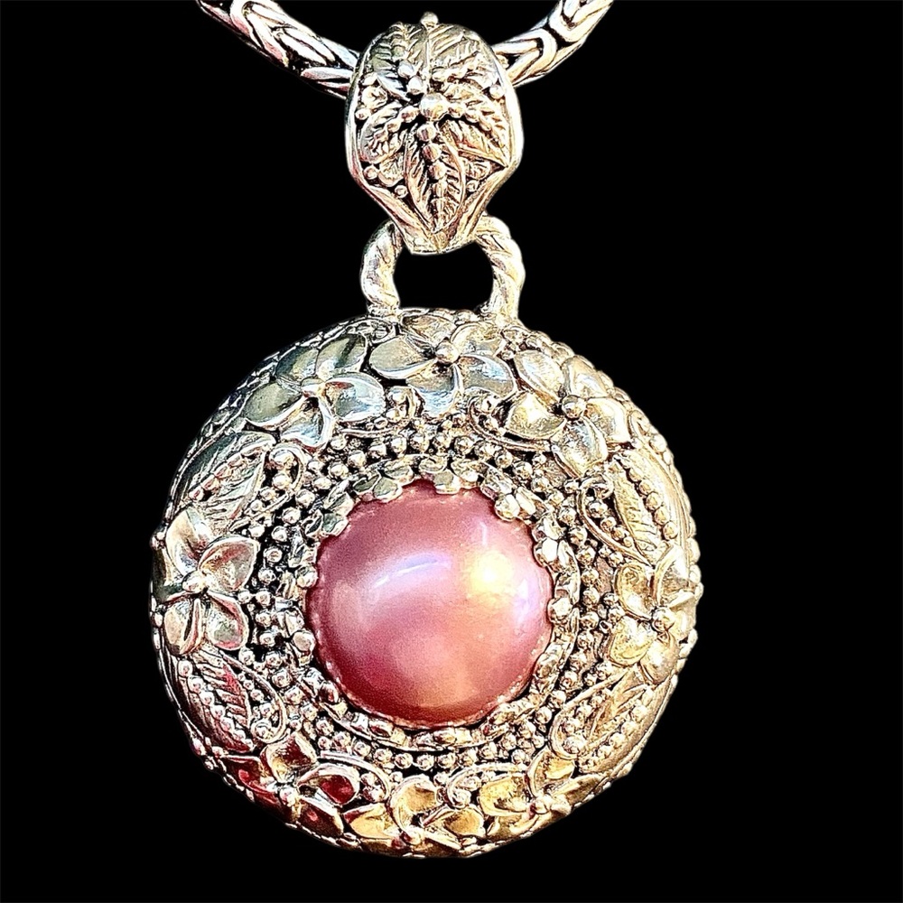 Sarda Pink large mabe pearl and Silver Pendant